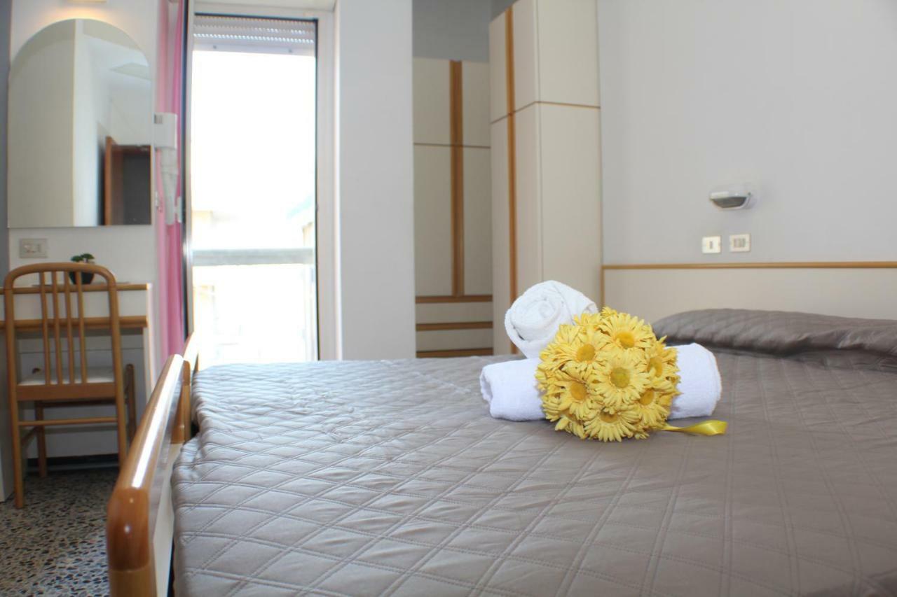 Hotel Caesar มิซาโน อาดรีอาติโก ภายนอก รูปภาพ