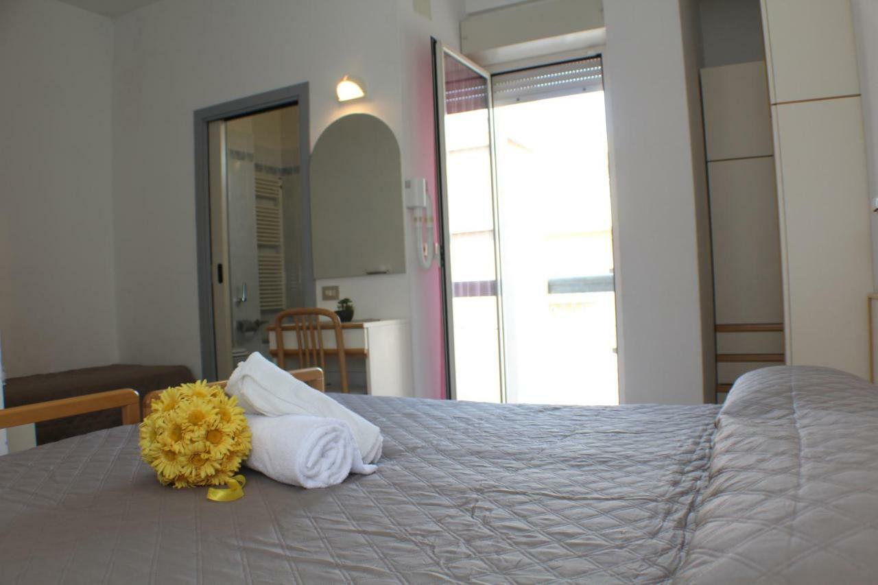 Hotel Caesar มิซาโน อาดรีอาติโก ภายนอก รูปภาพ