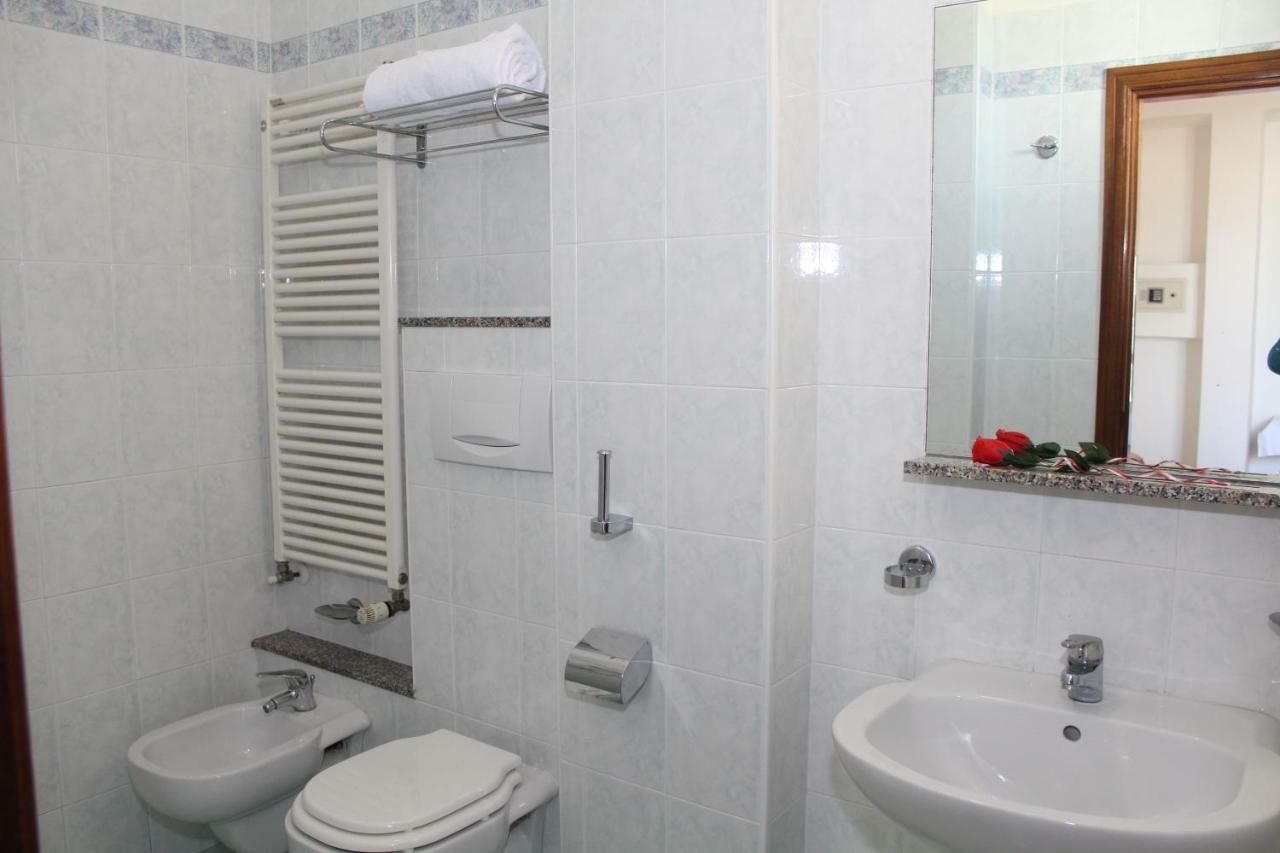 Hotel Caesar มิซาโน อาดรีอาติโก ภายนอก รูปภาพ