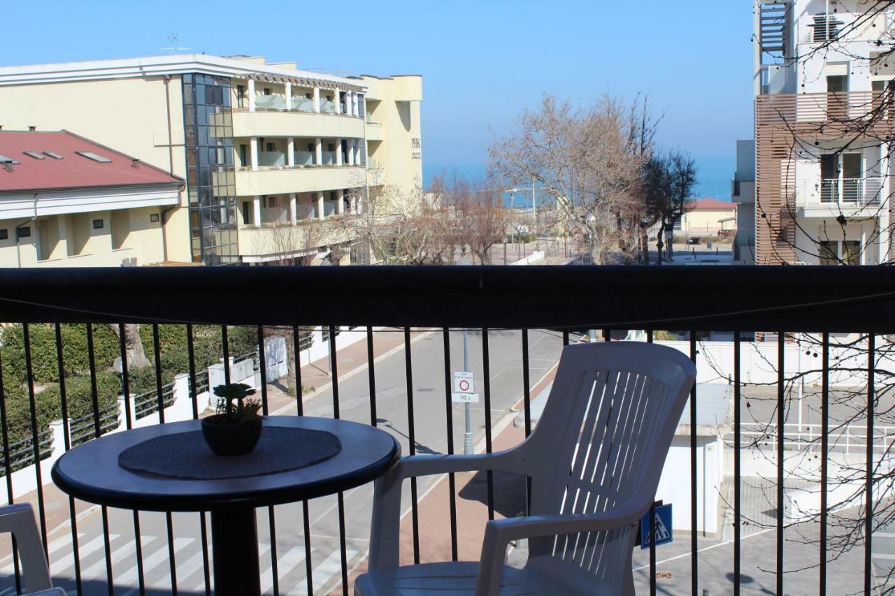 Hotel Caesar มิซาโน อาดรีอาติโก ภายนอก รูปภาพ