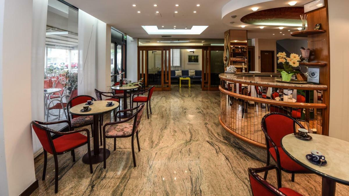 Hotel Caesar มิซาโน อาดรีอาติโก ภายนอก รูปภาพ