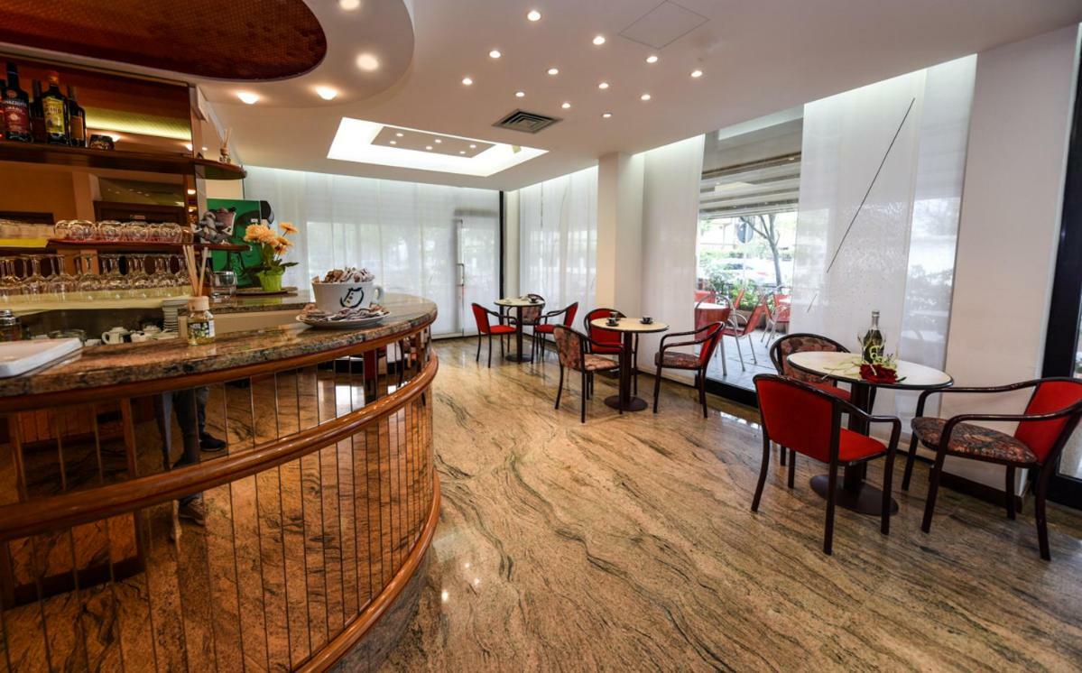 Hotel Caesar มิซาโน อาดรีอาติโก ภายนอก รูปภาพ